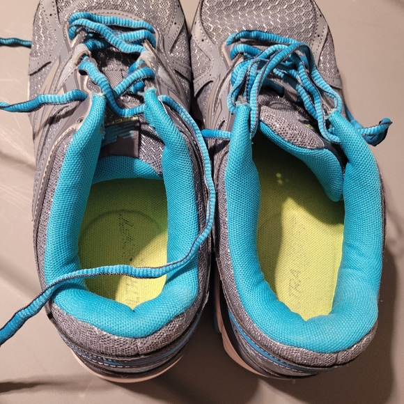 New Balance Tech Ride - Picture 2 of 3